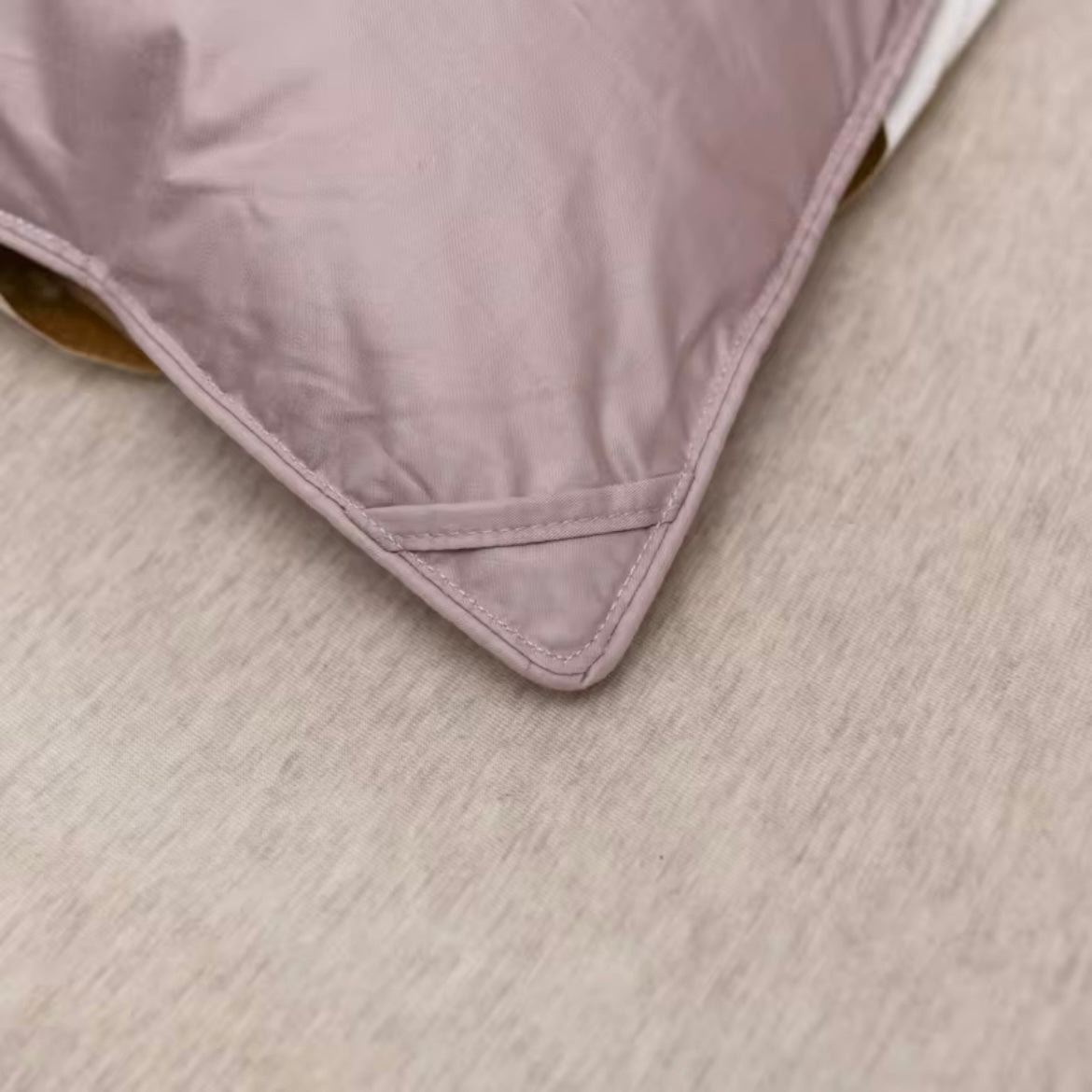 Splendore Lilac Goose Down Comforter