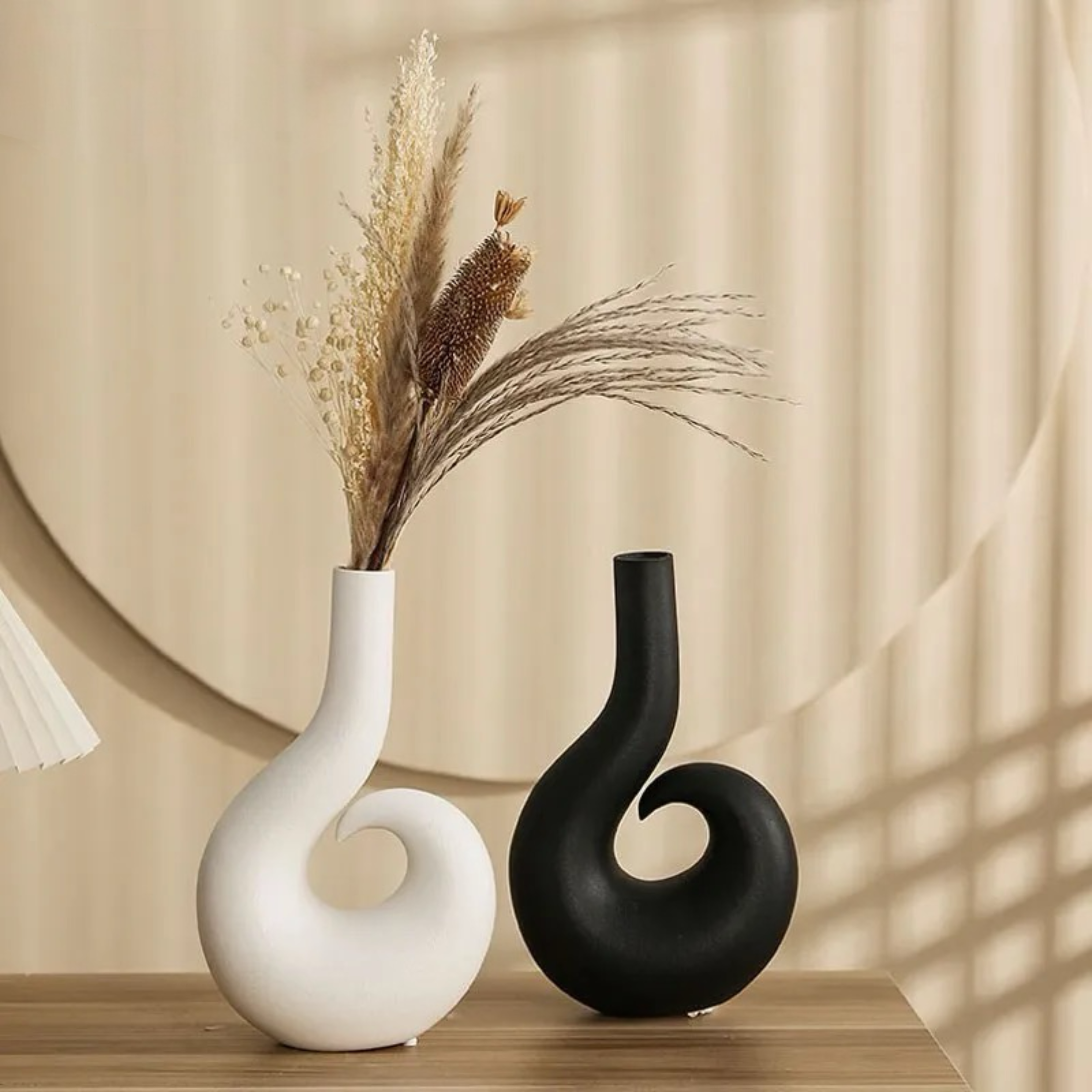 Comodo Spiral Vase Minimalism Style