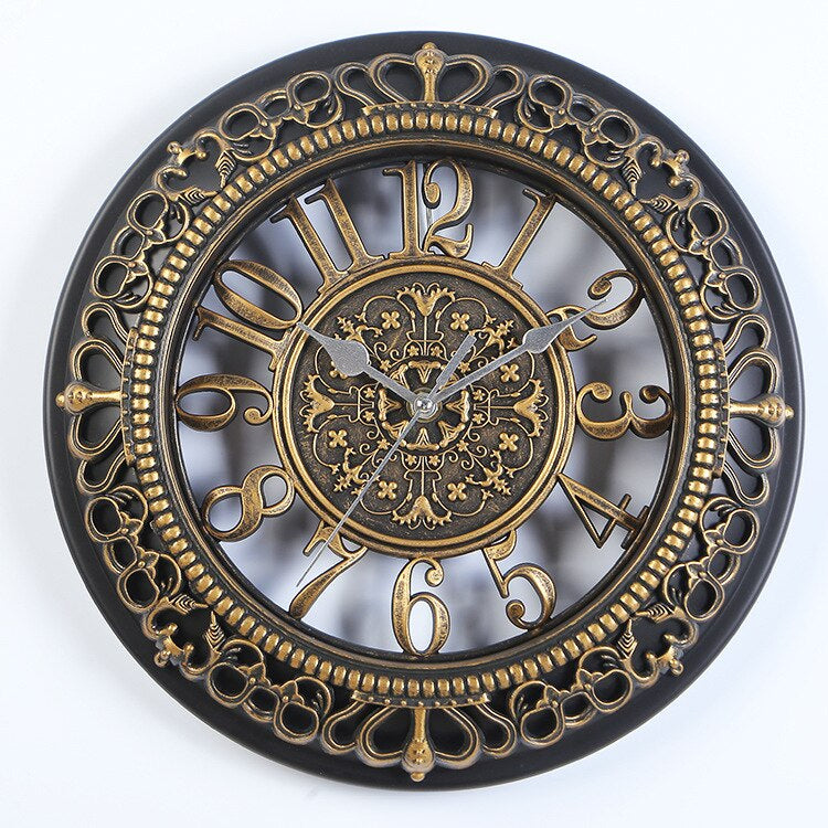 Antique Elegance Wall Clock - Bring a touch of history into your interior!