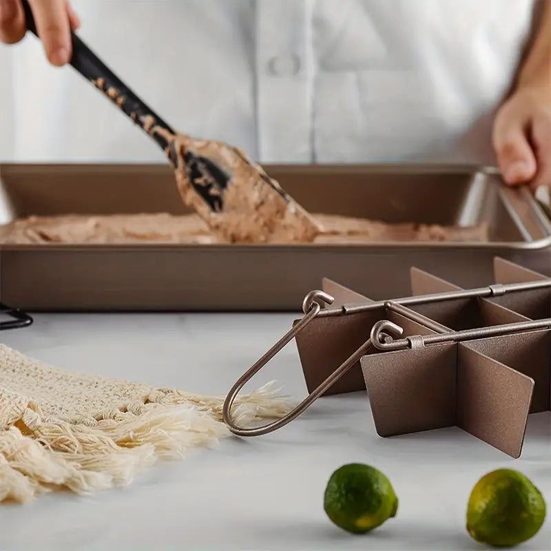 Brisé Non-Stick Brownie Pan