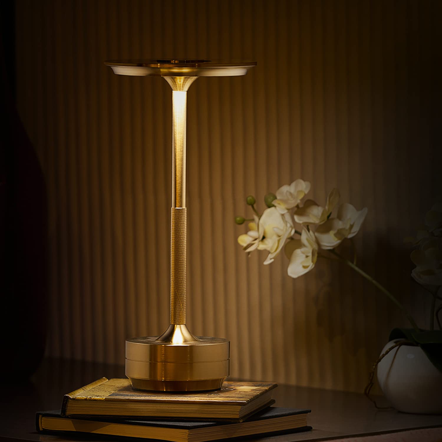 The "Disc" Rechargeable and Dimmable Aluminium Lamp