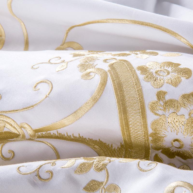 DeLuxxe White Egyptian Cotton Embroidery Bedding Set