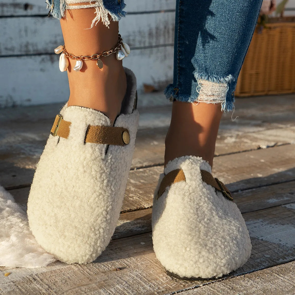 ConfortLuxe - Thick and Fluffy Winter Slippers