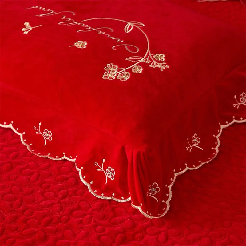 Cardinal Romance Bedding