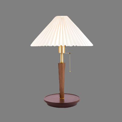 VintageLumi – Retro Wooden Lamp